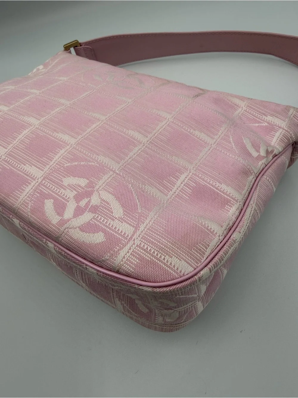 CHANEL baby pink travel ligne shoulder bag